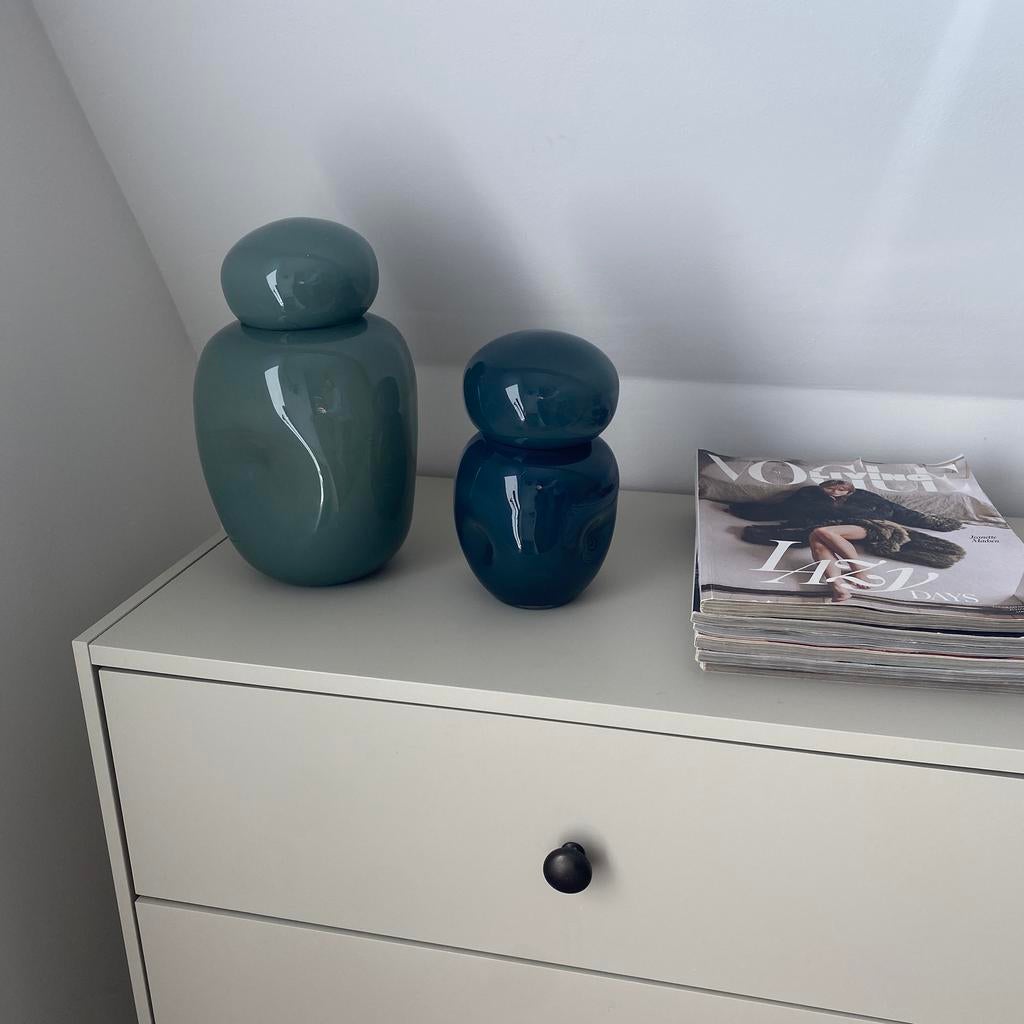 Twee Yaya potten met deksel (zee)groen en blauw, Huis en Inrichting, Blauw, Ophalen of Verzenden, Minder dan 50 cm, Glas