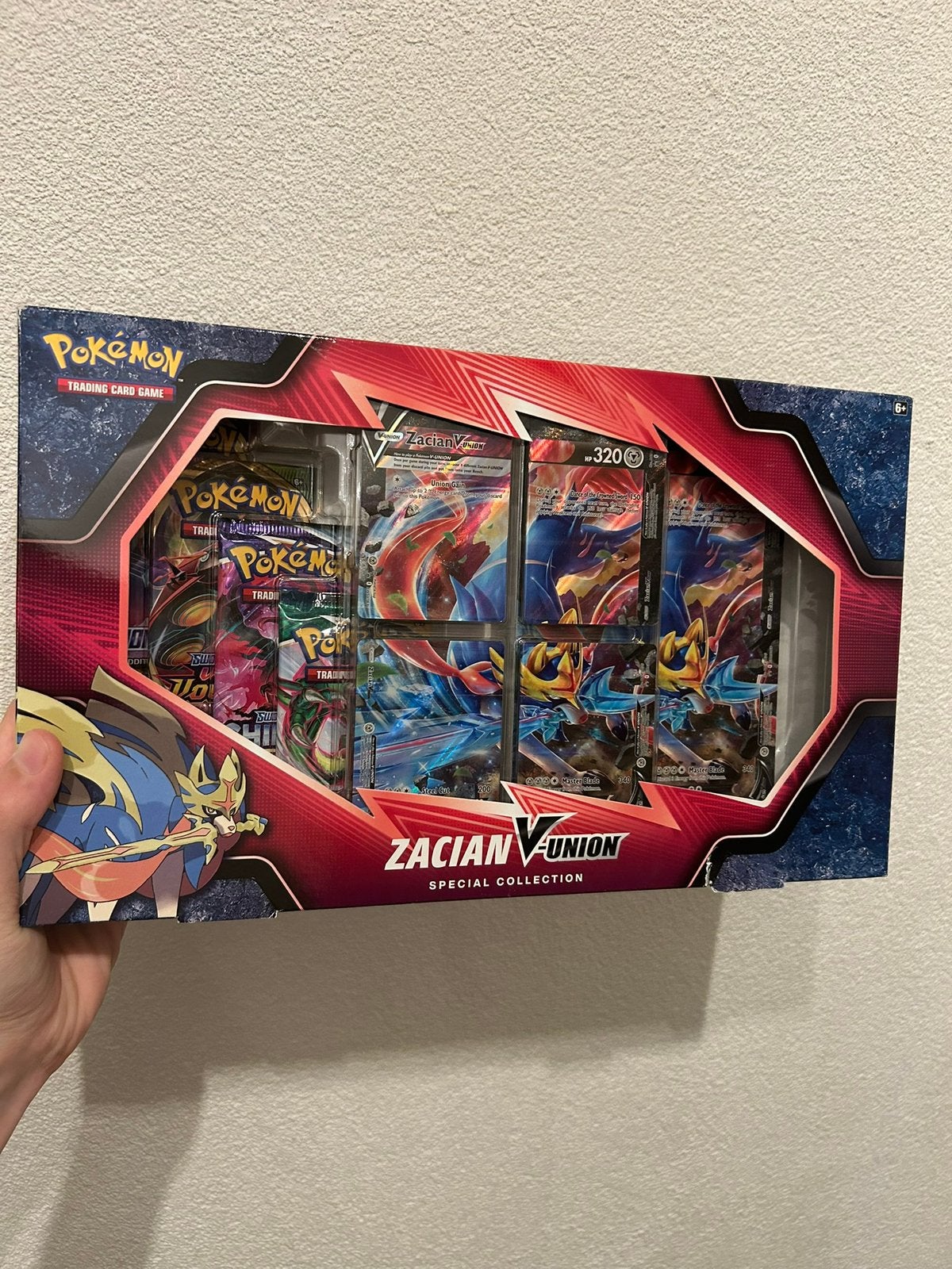 Zacian V Union box, Hobby en Vrije tijd, Verzamelkaartspellen | Pokémon, Ophalen of Verzenden, Nieuw, Losse kaart, Foil