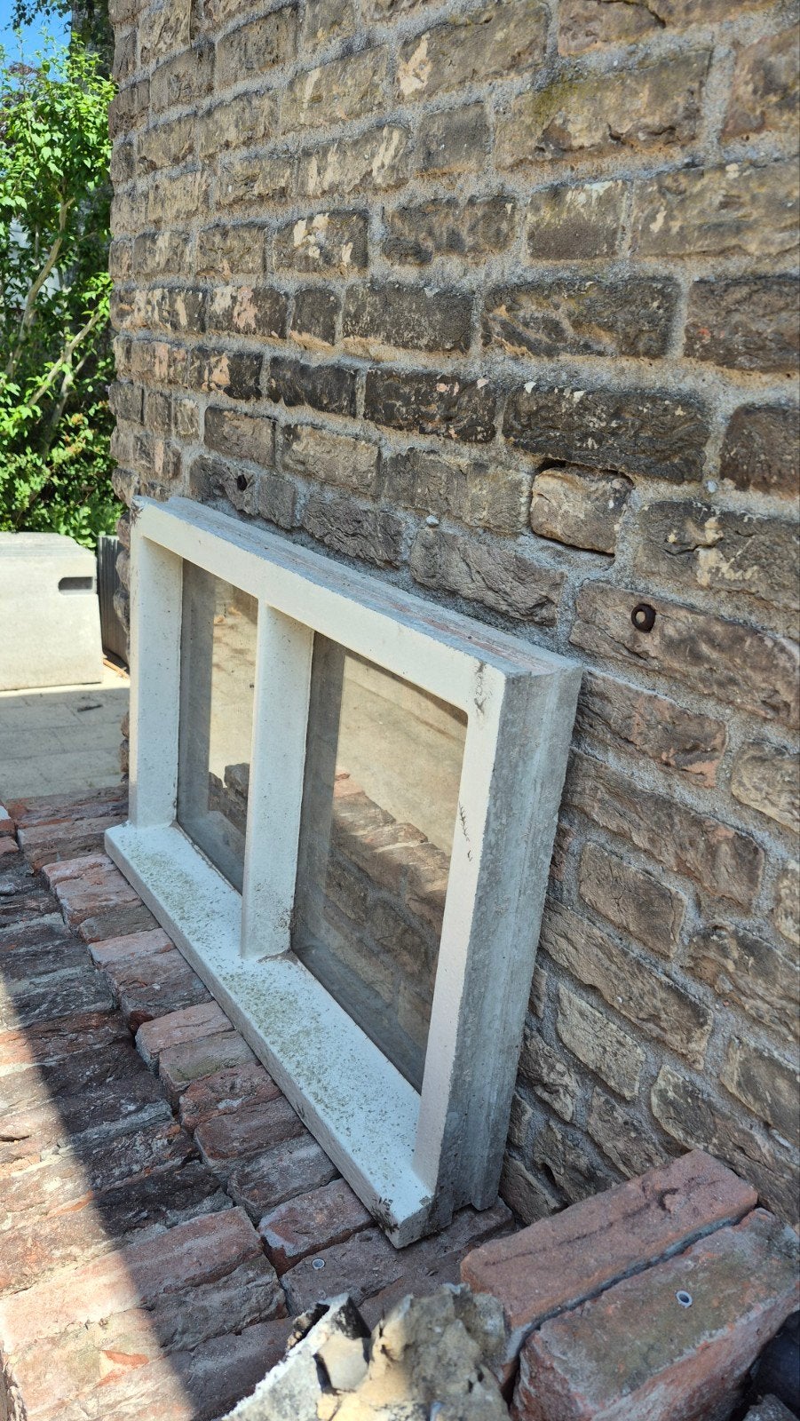 Schuur kozijn beton met glas, Doe-het-zelf en Verbouw, Kozijnen en Schuifpuien, Ophalen, Gebruikt, Hout, Raamkozijn