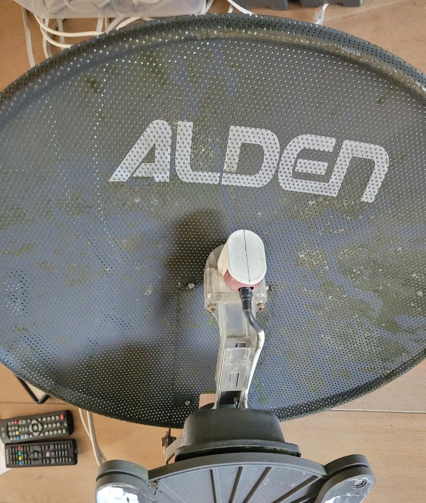 Tv schotel Alden incl. Tv, tv beugel en ontvanger, Audio, Tv en Foto, Schotelantennes, Ophalen of Verzenden, Gebruikt, (Schotel)antenne