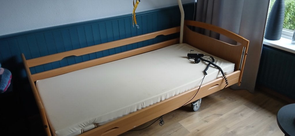 Thuiszorg hoog laag bed, Ophalen, Gebruikt