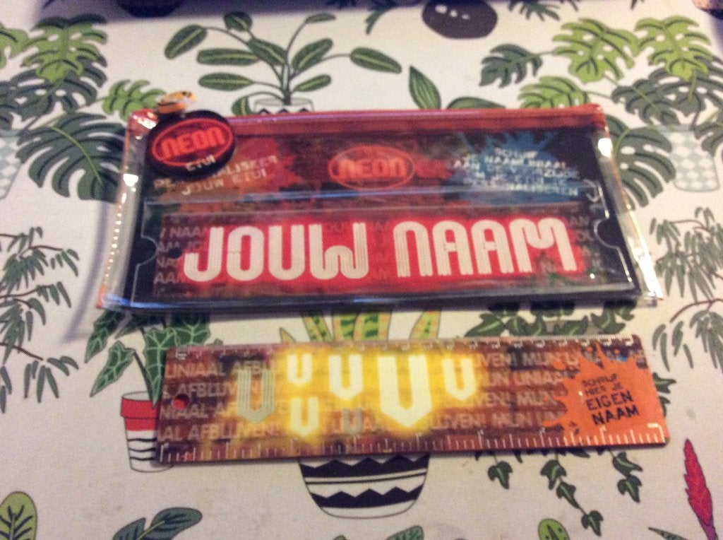 NEON JOUW NAAM personaliseerbare etui met liniaal set. nieuw, Diversen, Ophalen of Verzenden, Nieuw