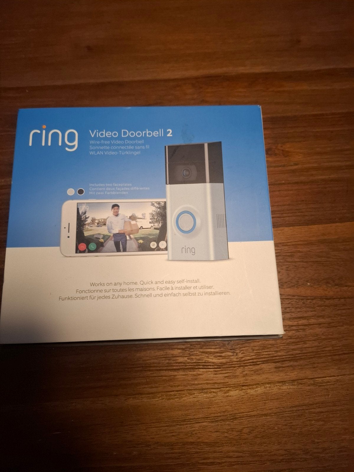 Ring video deurbel 2 inclusief a..c..c..u.
Compleet in doos., Ophalen of Verzenden, Bewegingsdetectiesensor, Zo goed als nieuw