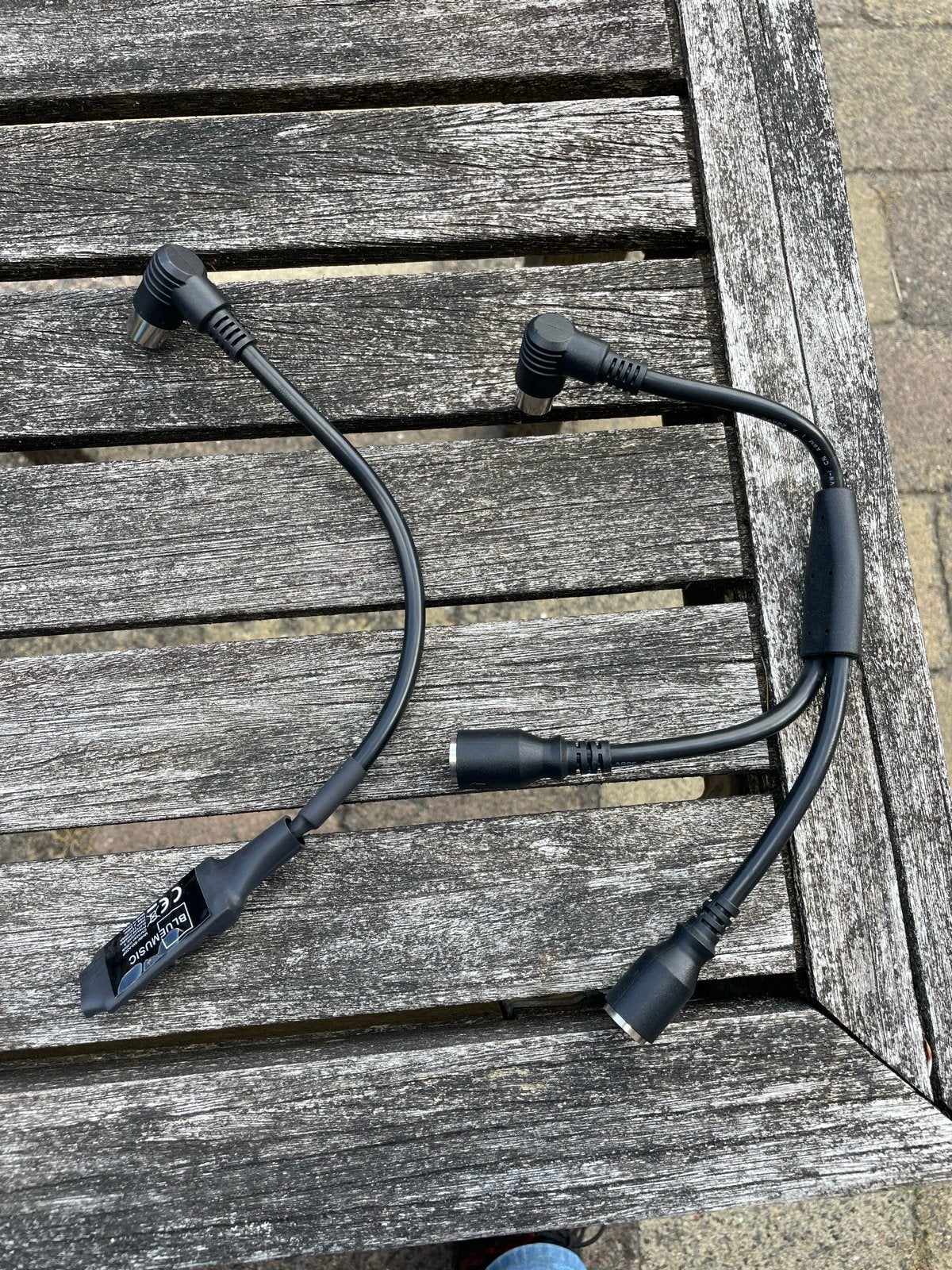 BLUEMUSIC Bluetooth Audio Adapter + Y-kabel voor Volvo, Ophalen of Verzenden, Nieuw, Volvo