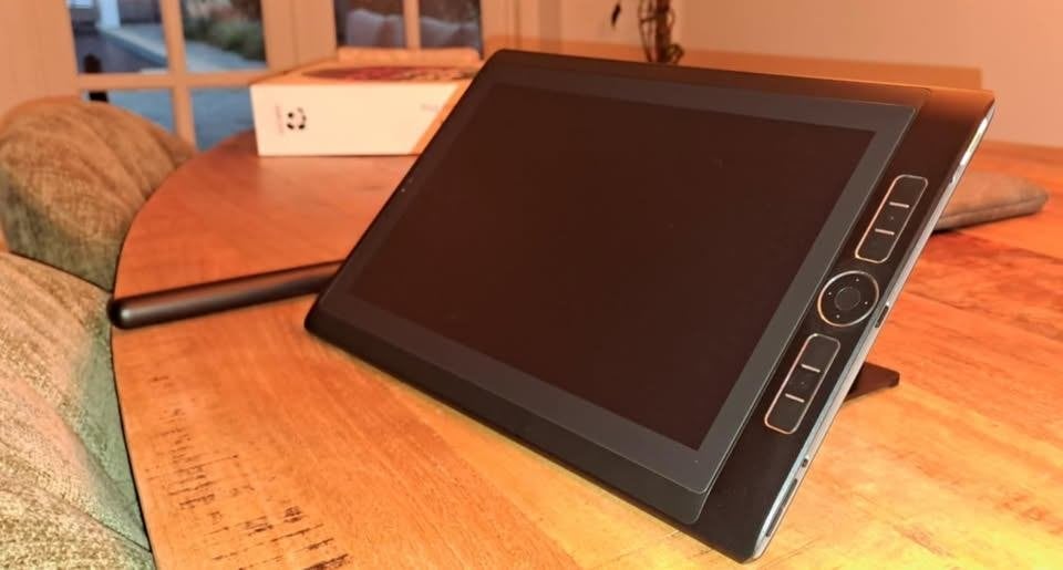 Wacom mobilestudio pro 13 - 512Gb - Nieuwstaat + accessoires, Computers en Software, Ophalen, Multi-touch, Zo goed als nieuw, Draadloos