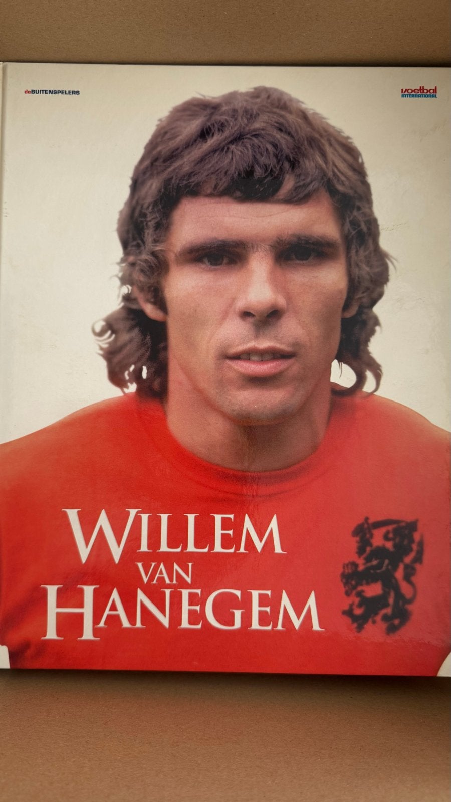Willem van Hanegem - De Buitenspelers Voetbal International, Ophalen of Verzenden, Zo goed als nieuw, Balsport