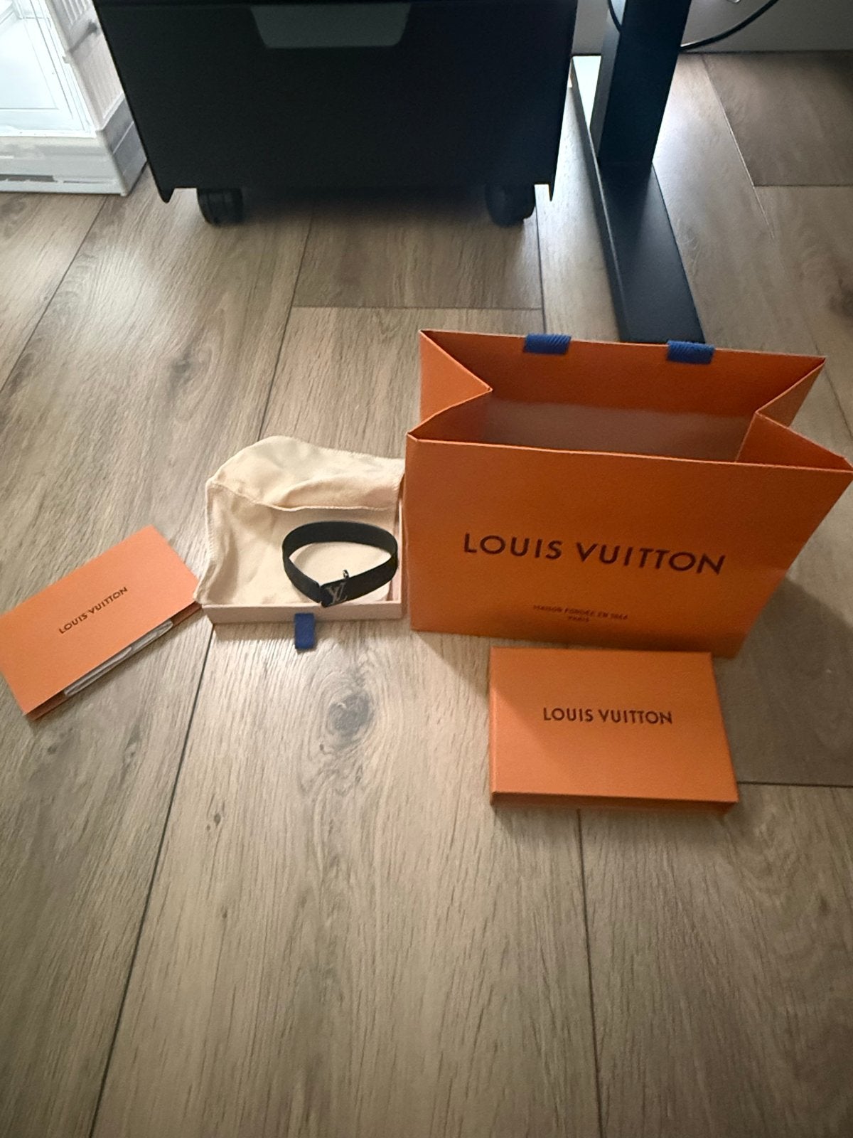 Louis Vuitton armband origineel - gebruikt - in goede staat, Ophalen of Verzenden, Zo goed als nieuw, Zwart, Leer