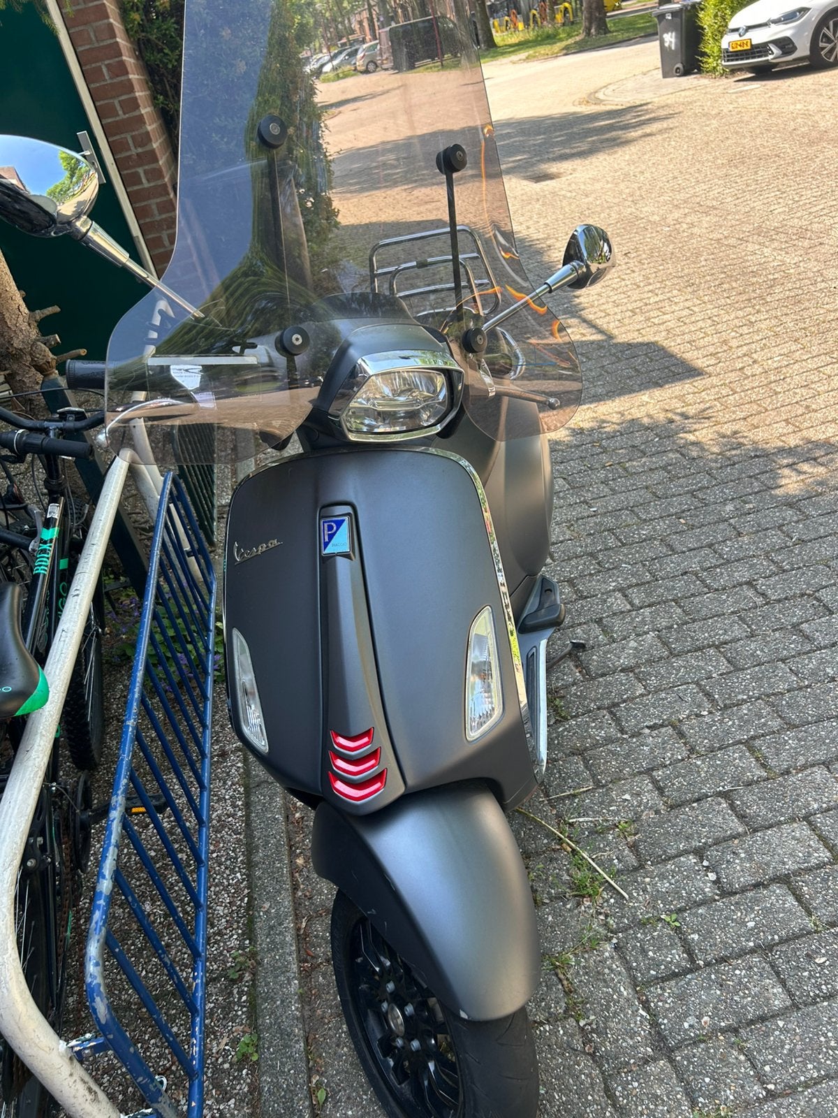 Vespa sprint, Fietsen en Brommers, Scooters | Vespa, Ophalen of Verzenden, Zo goed als nieuw, Benzine