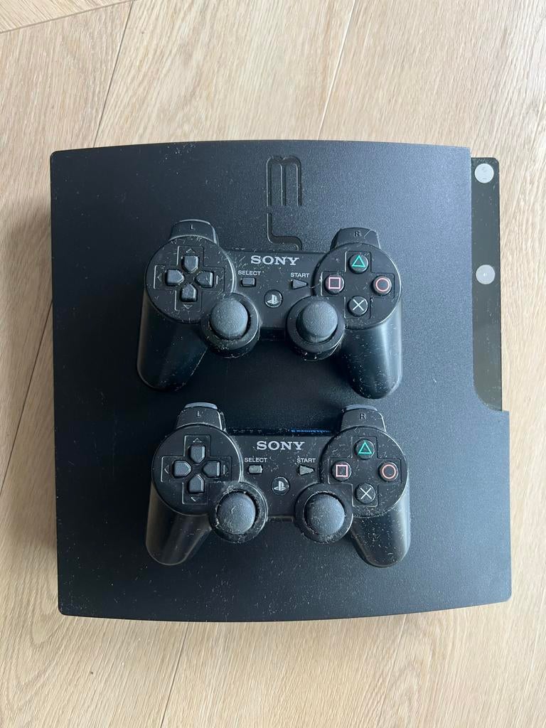 PS3 + 2 controllers + >30 games (losse verkoop mogelijk), Met 2 controllers, Slim, Gebruikt, Met games