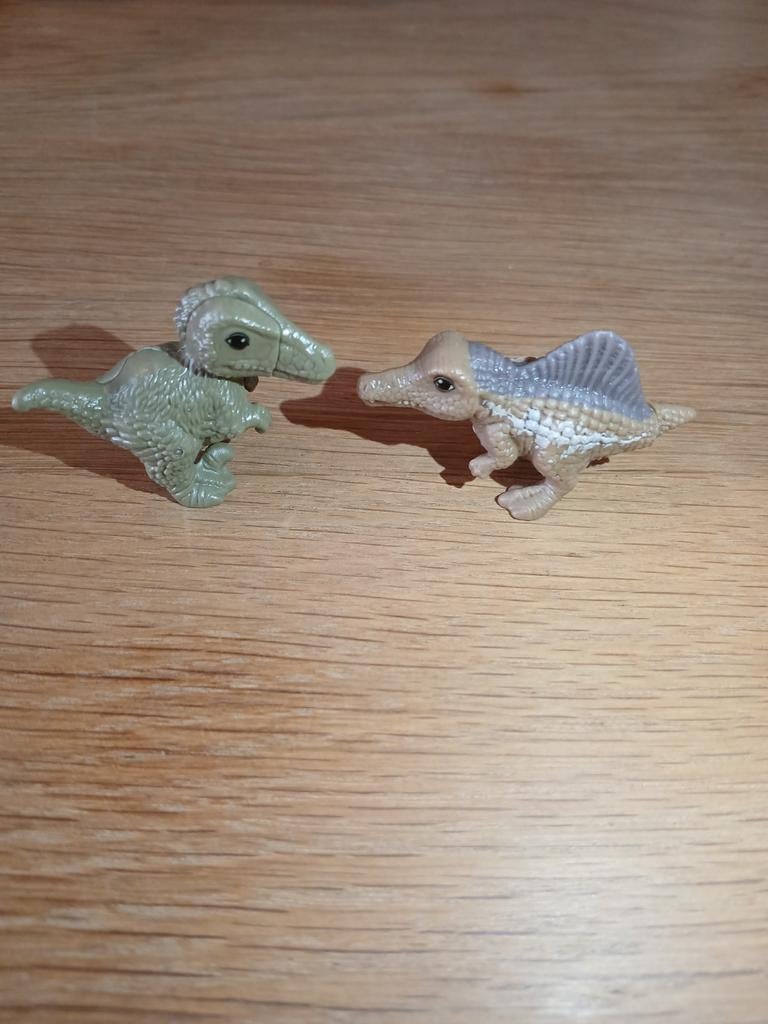 Twee kleine dino speelfiguren, Ophalen of Verzenden