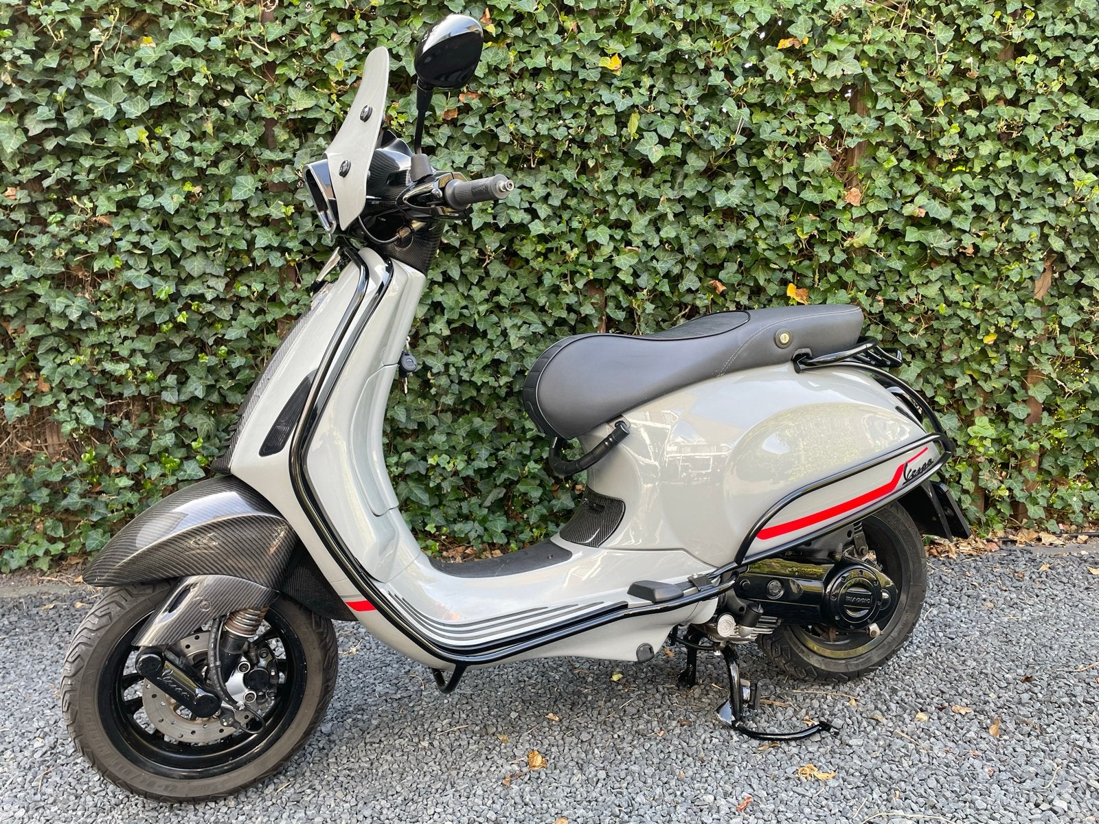 Vespa Sprint IGET 2019 met veel Carbon delen, Ophalen, Zo goed als nieuw, Benzine, Vespa