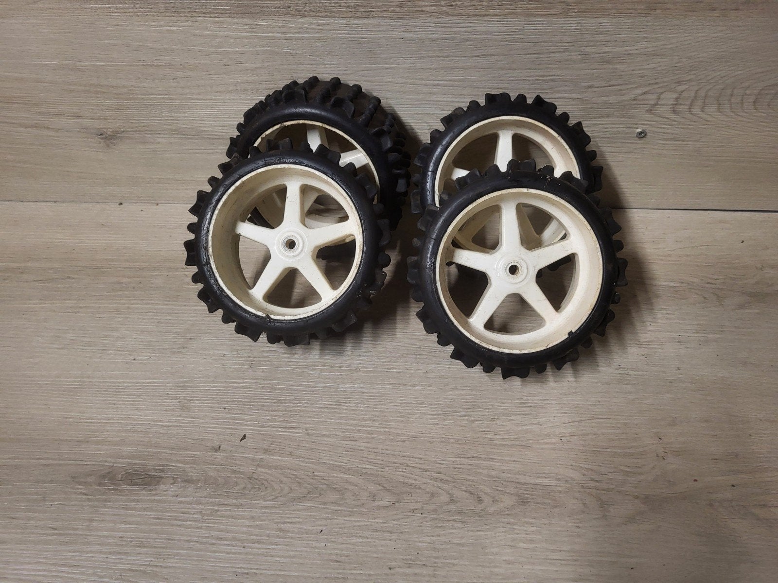Fg wielen, Hobby en Vrije tijd, Benzine, Ophalen of Verzenden, Zo goed als nieuw, Onderdeel