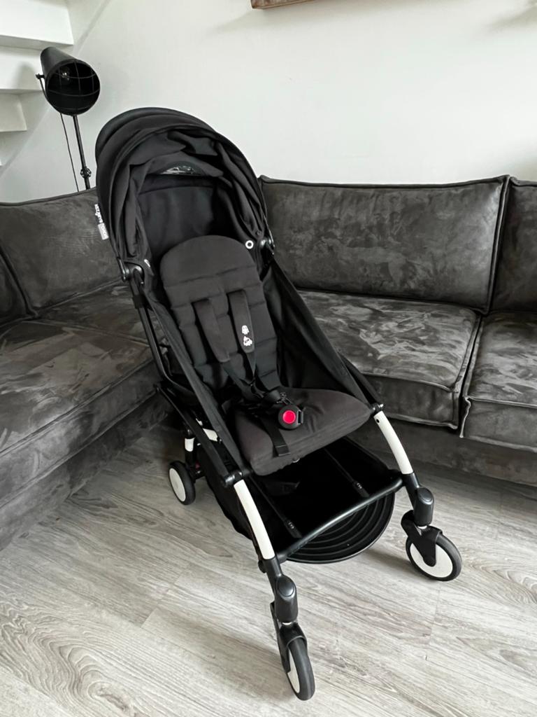 Te huur: Babyzen YOYO² buggy, Ophalen, Zo goed als nieuw, Regenhoes