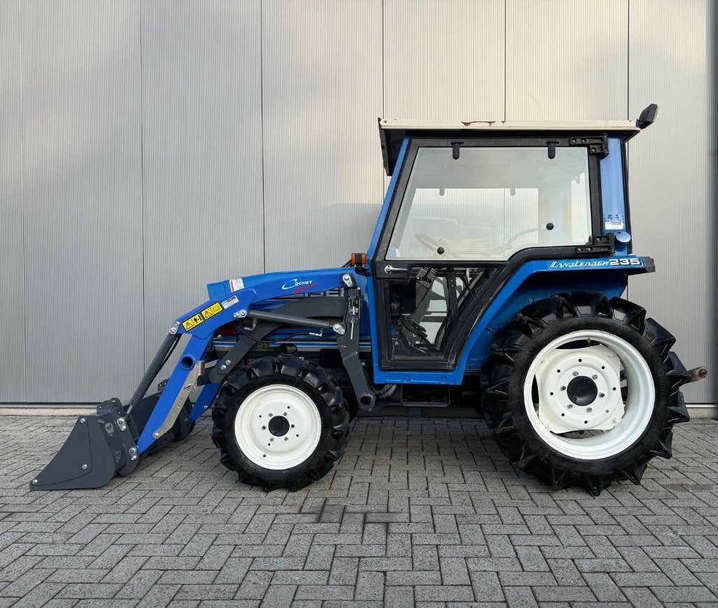 Iseki TA235 minitrekker met cabine en voorlader - 27PK - BTW