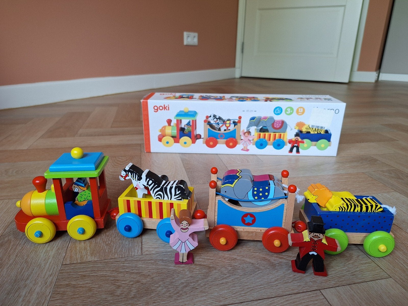 Goki Houten Circus Trein met Dieren en Figuren, Ophalen, Zo goed als nieuw