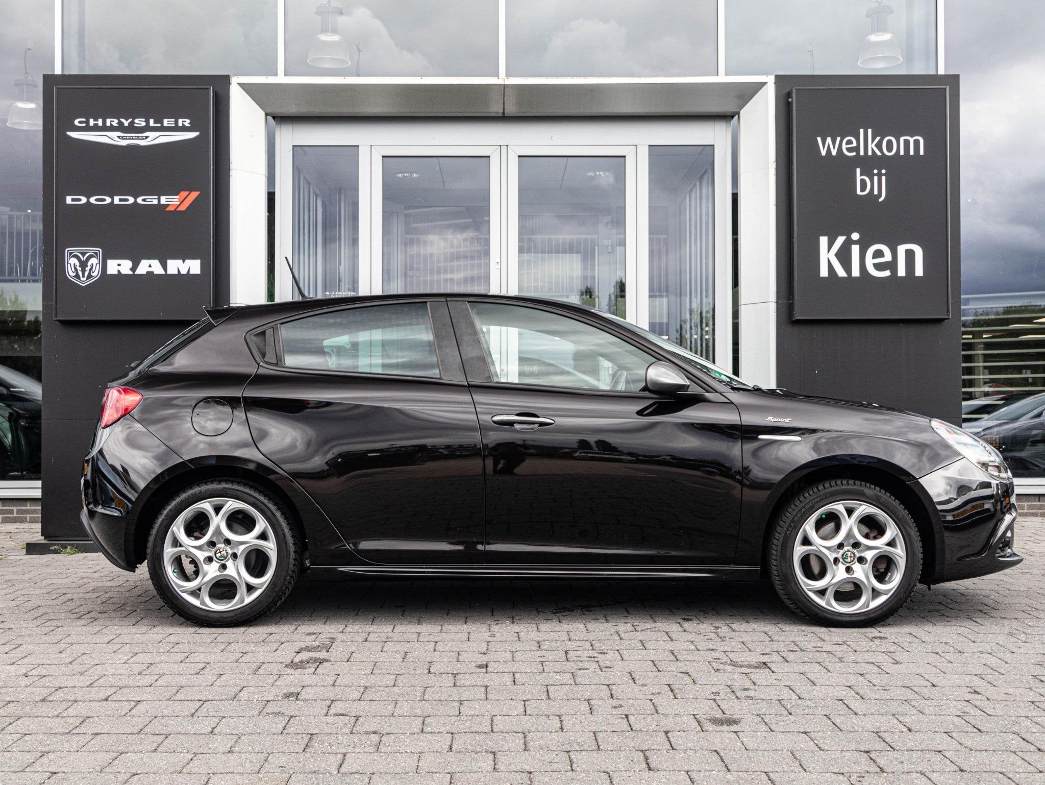 Alfa Romeo Giulietta 1.4 T Sprint, Euro 6, 4 cilinders, Alcantara, Zwart