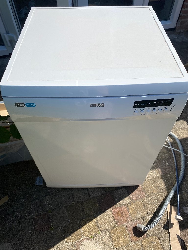 Vaatwasser Zanussi, Ophalen, Gebruikt, Vrijstaand, Minder dan 85 cm