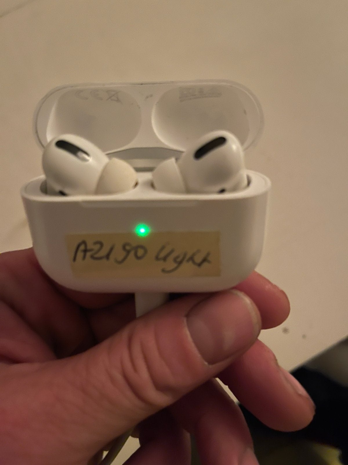 Apple AirPods Pro 2 (1e generatie) inclusief oplaadcase, Telecommunicatie, Mobiele telefoons | Oordopjes, Gebruikt, In gehoorgang (in-ear)