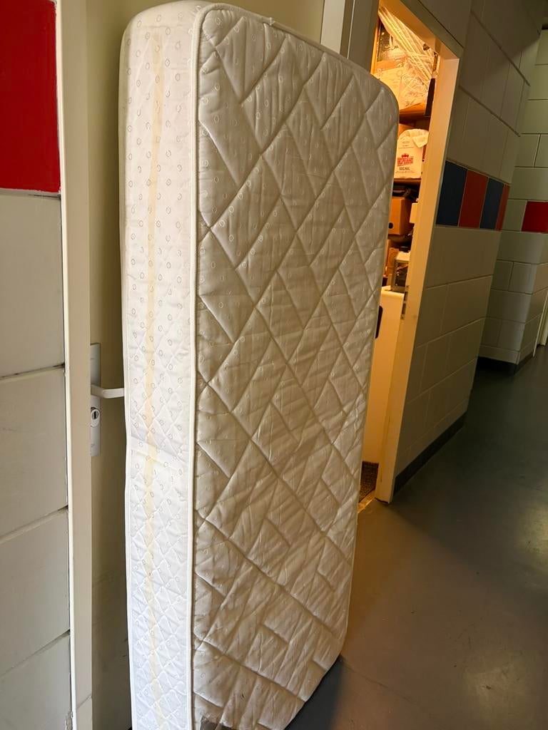 3 matrassen 2x180x 80 en 1x200x80, Huis en Inrichting, Slaapkamer | Matrassen en Bedbodems, Ophalen, Zo goed als nieuw, Eenpersoons
