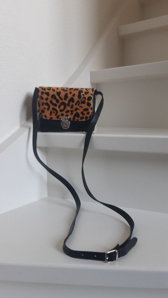 TAS ZWART LEER +VACHT LEER KLEP Z.G.A.N. CROSSBODY, Sieraden, Tassen en Uiterlijk, Tassen | Damestassen, Ophalen of Verzenden