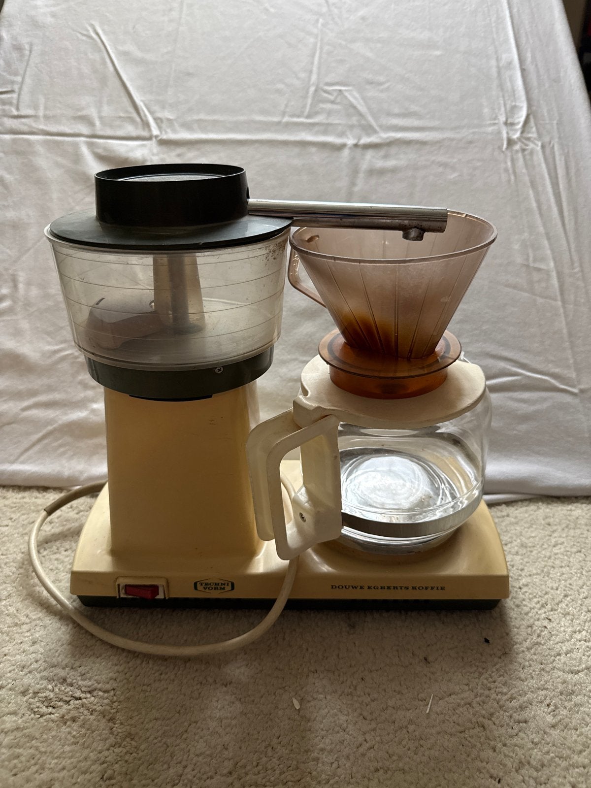 Goed werkende Douwe Egberts Technivorm koffiezetapparaat, Gebruikt, Koffiemachine, Gemalen koffie, Ophalen of Verzenden