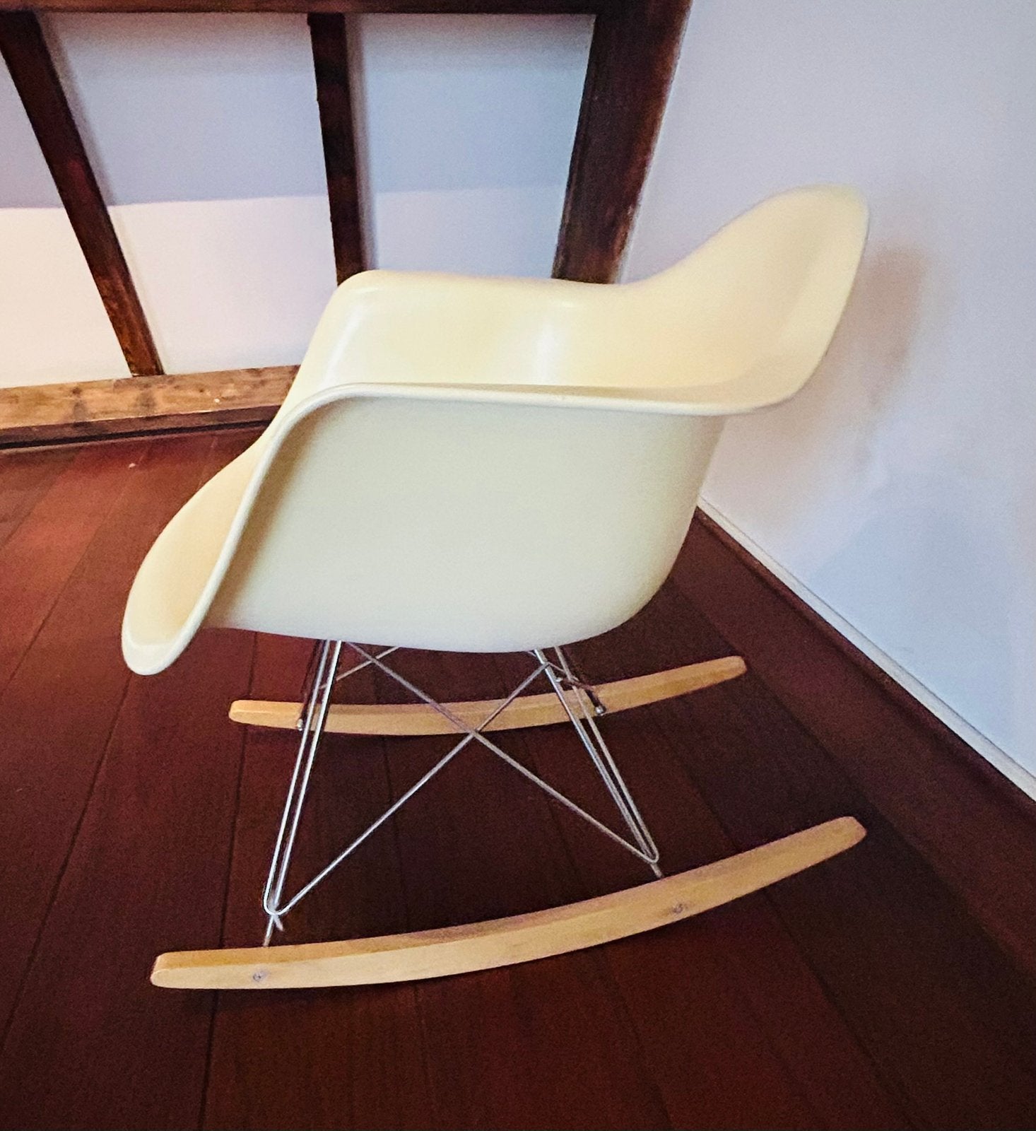 Vitra Eames RAR schommelstoel, Ophalen, Gebruikt, Hout, Wit