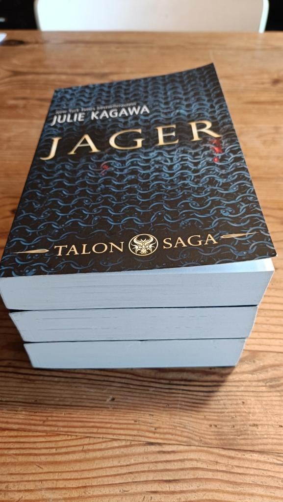 Julie Kagawa TALON SAGA 1-2-3; Jager, Rebel, Pupil zgan, Ophalen of Verzenden, Zo goed als nieuw, Julie Kagawa