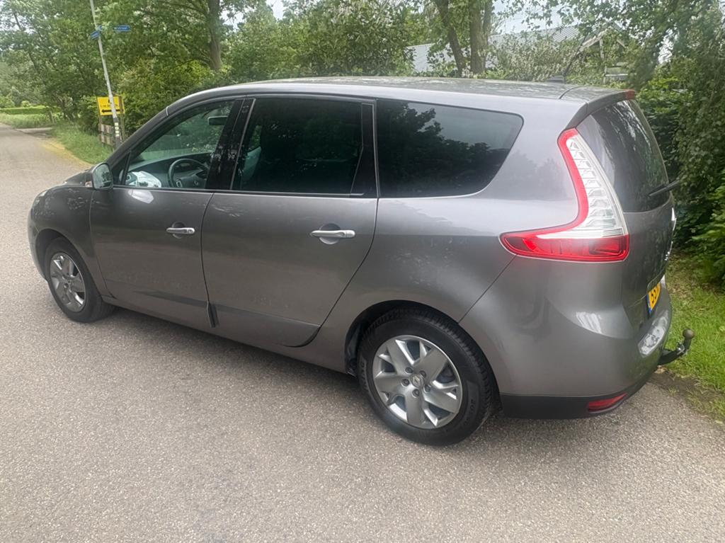 Foto 12 van Renault Grand Scenic 1.4 TCE 5P 2011 Grijs