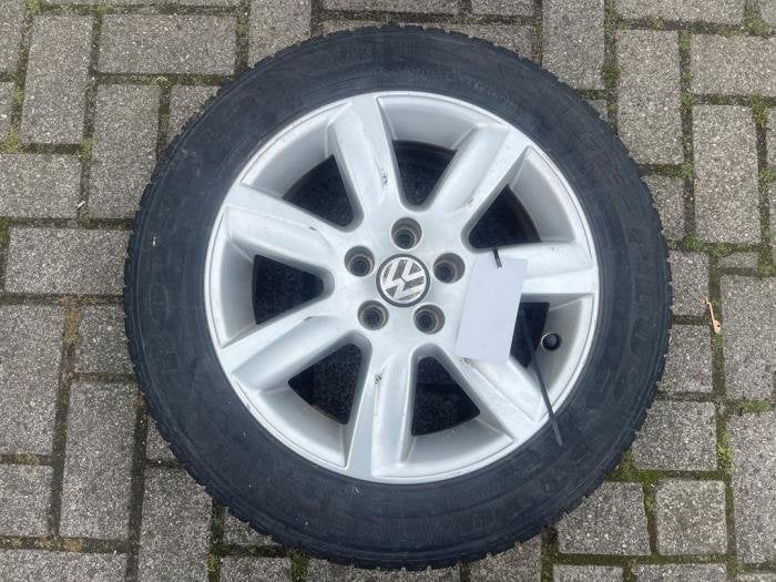 Velg + Winterband van een Volkswagen Polo, Gebruikt, -, Verzenden, -
