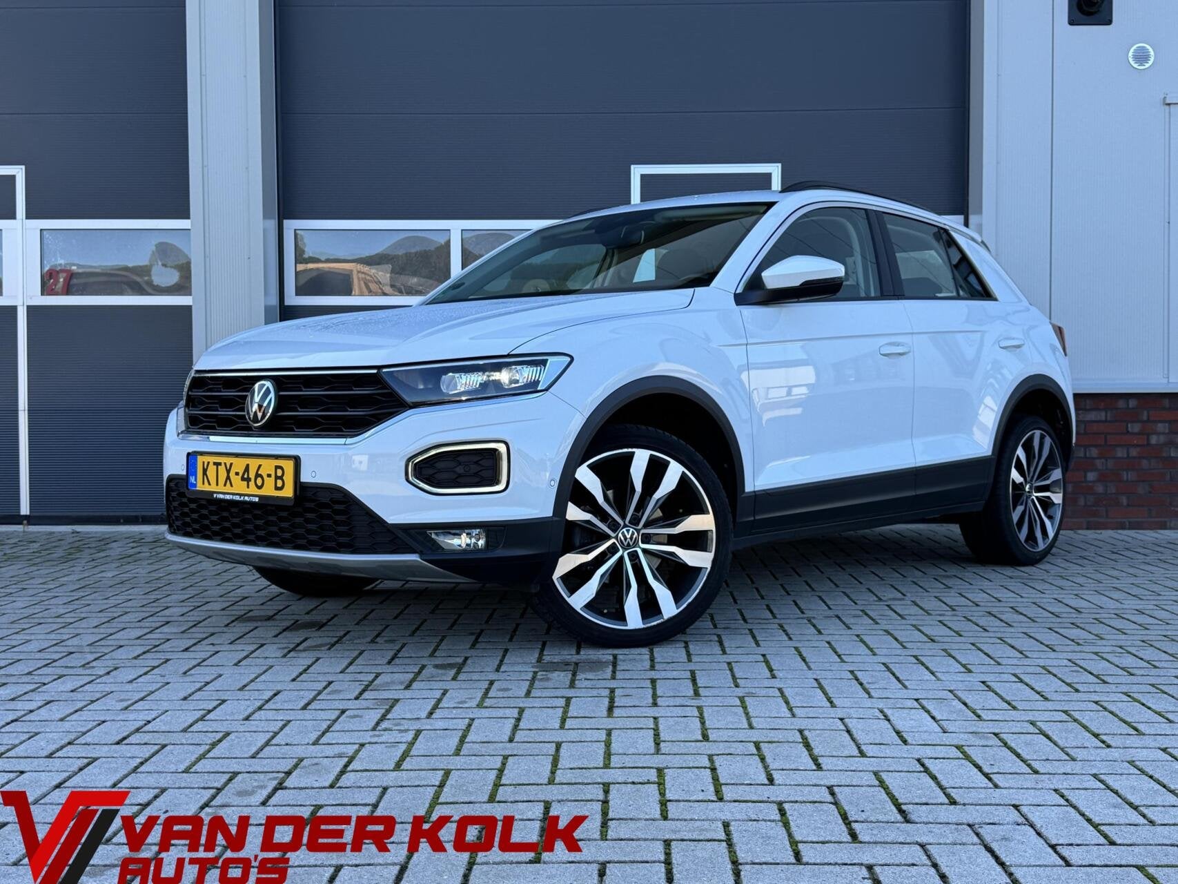 Volkswagen T-Roc 1.5 TSI Sport Automaat | Full LED | Carplay, Auto's, 1254 kg, 4 cilinders, 150 pk, Wit