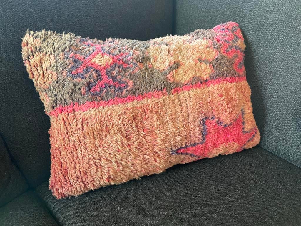 Marokkaans Wollen berber kussen 40x60, Ophalen of Verzenden, Gebruikt, Roze, Rechthoekig