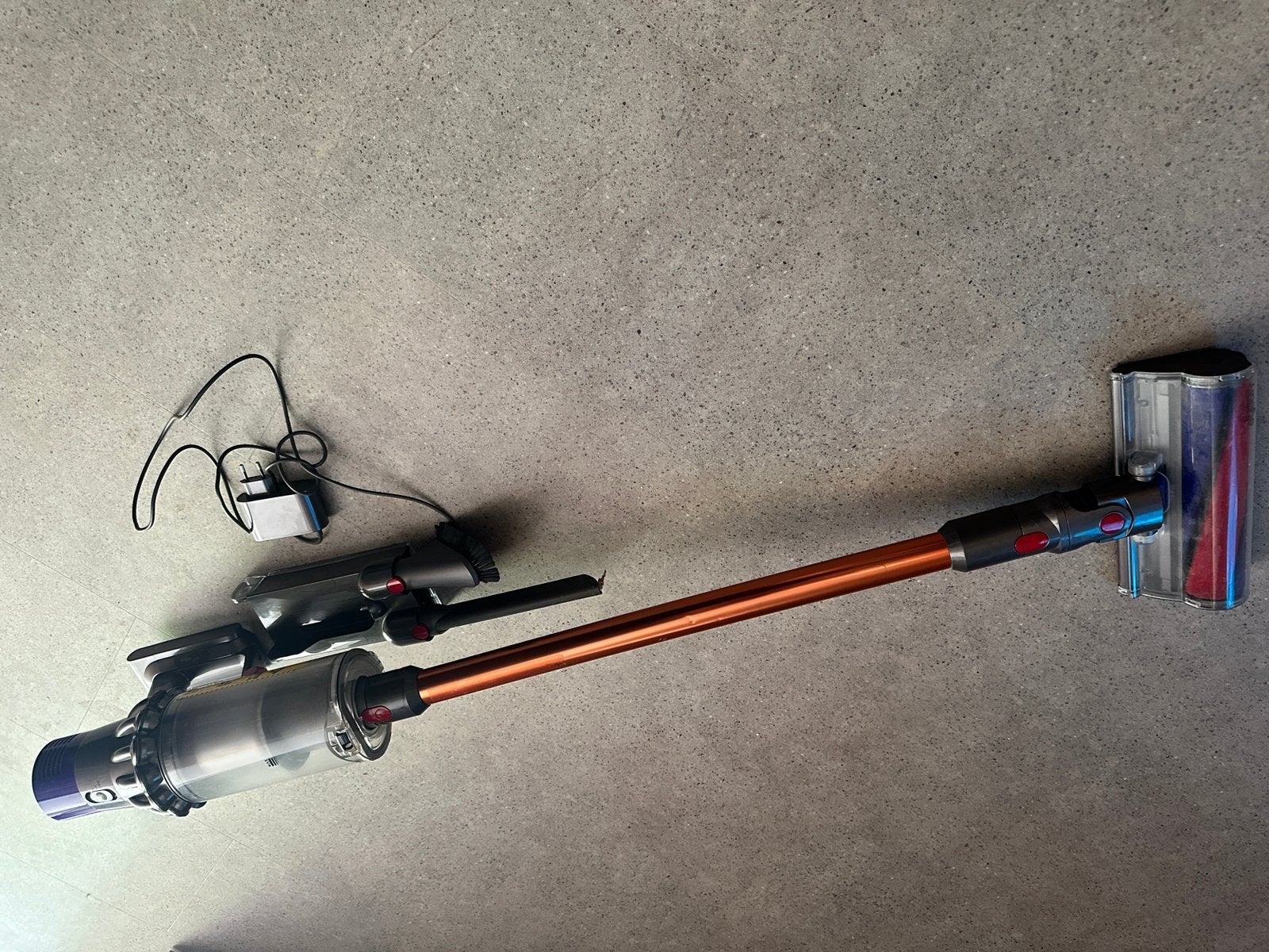 Dyson sv12, Witgoed en Apparatuur, Stofzuigers, Gebruikt, Ophalen of Verzenden, Dyson, Reservoir