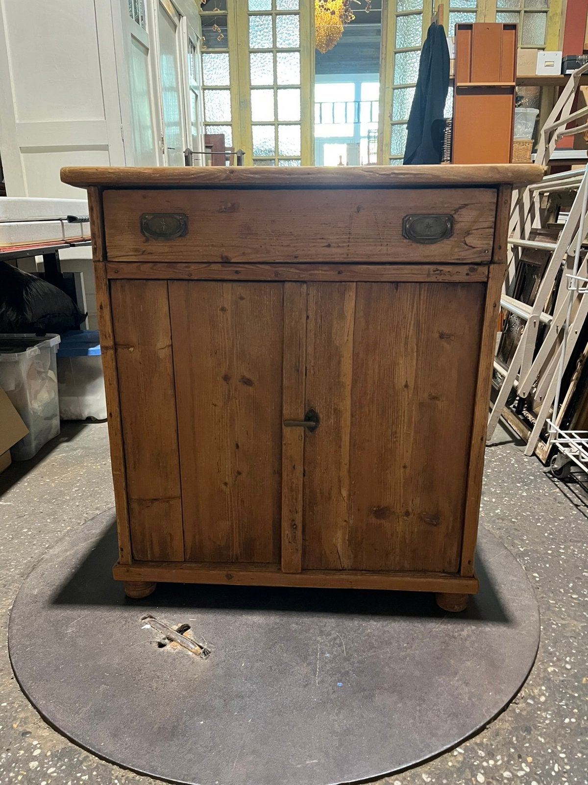 Antieke grenen commode, Ophalen