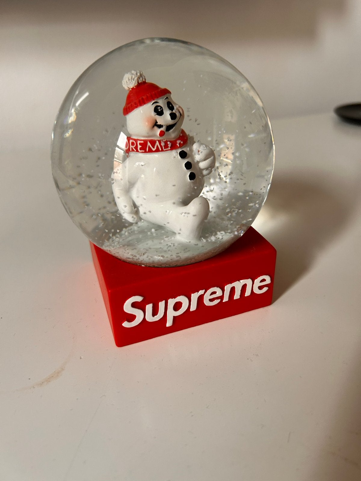 Supreme Snowman Snowglobe Red, Ophalen of Verzenden, Nieuw