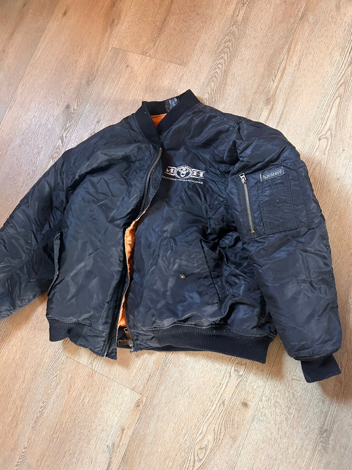 Bomber masters of hardcore M, Ophalen of Verzenden, Zo goed als nieuw, Zwart
