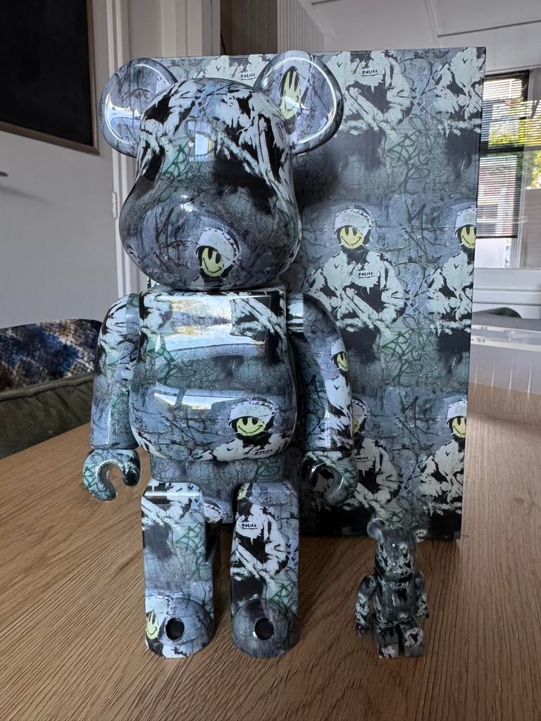 Bearbrick Riot Cop 100% & 400% Set, Ophalen of Verzenden, Nieuw