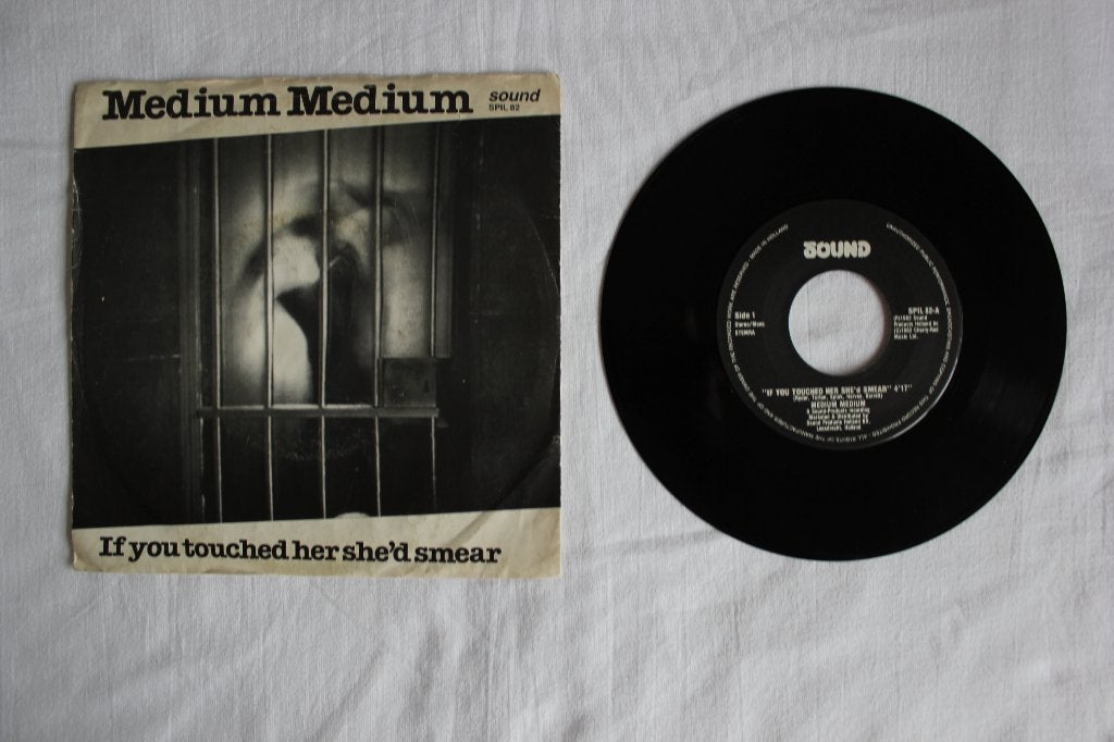 medium  medium - if you touched her she'd smear, Ophalen of Verzenden, Gebruikt, 7 inch, Pop