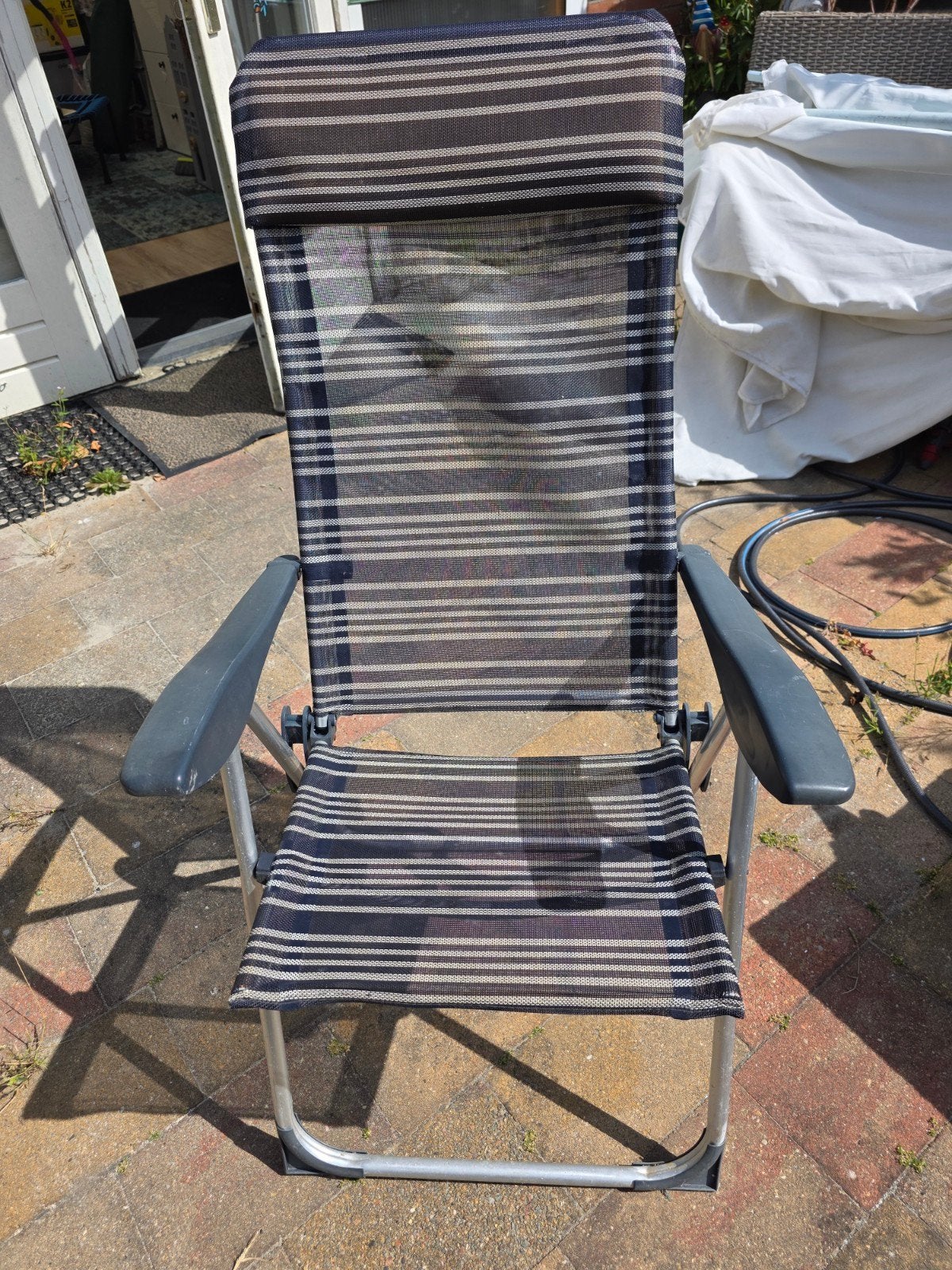Verstelbare campingstoel - comfortabel en inklapbaar, Tuin en Terras, Tuinstoelen, Ophalen of Verzenden, Gebruikt, Metaal, Verstelbaar