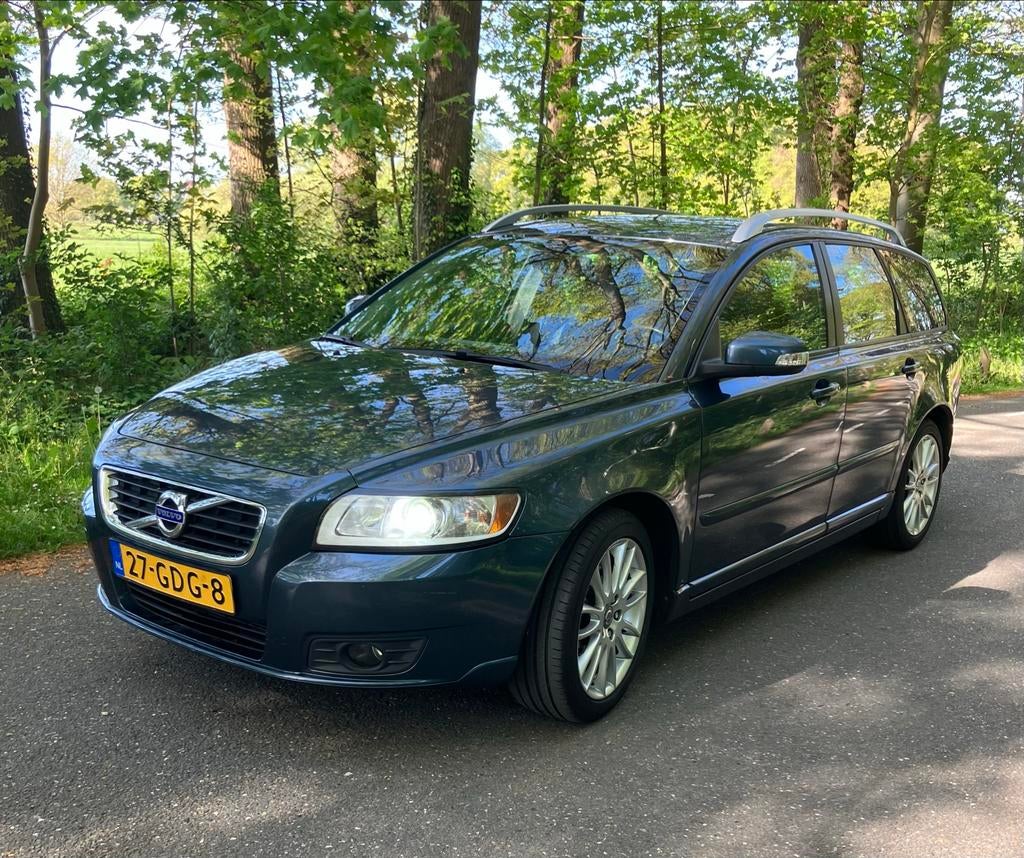 Volvo V50 2.4 140PK automaat 2008 Blauw, Auto's, 1367 kg, 700 kg, Blauw, 2435 cc