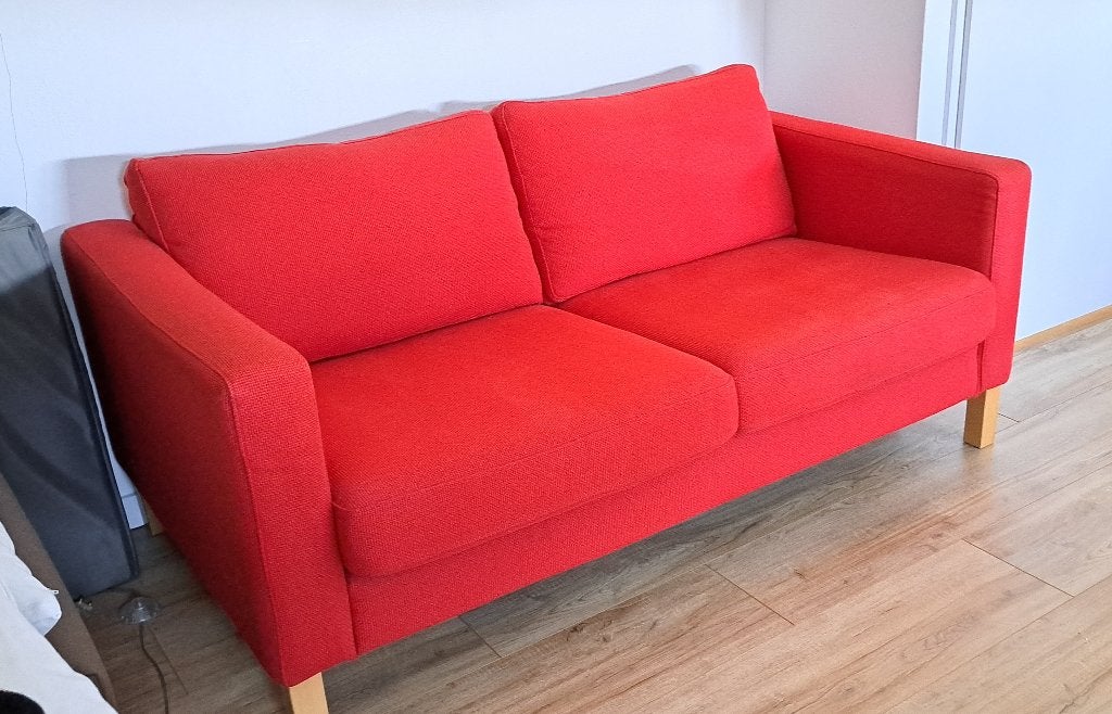 Prachtige rode, wollen, IKEA bank Karlstad / tweezitter, Huis en Inrichting, Banken | Bankstellen, 150 tot 200 cm, Tweepersoons