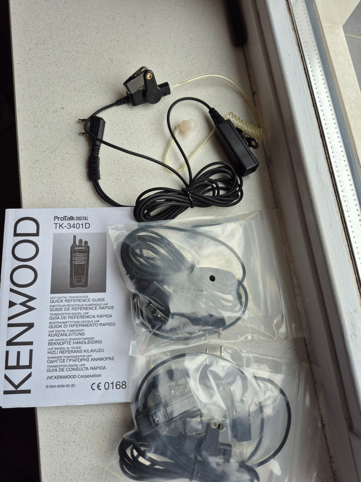 Oortjes en broekclips voor Kenwood TK-3401D portofoon, Ophalen of Verzenden