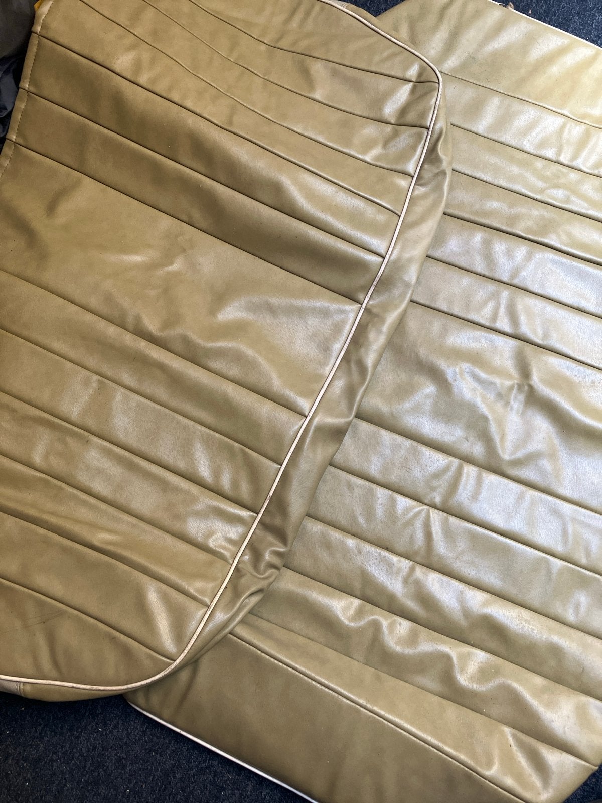 Bekleding achterbank VW Karmann Ghia cabrio - Beige/Bruin, Ophalen of Verzenden, Gebruikt, Volkswagen