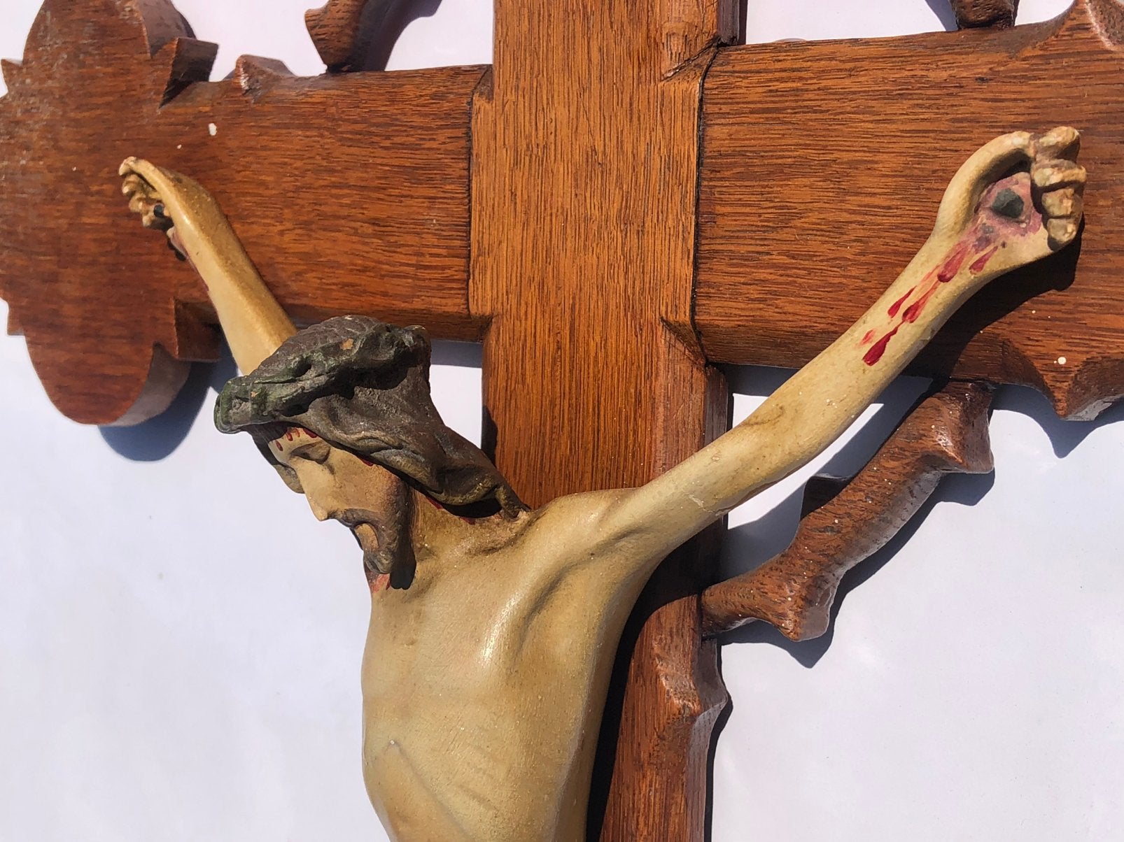 Antiek Christusbeeld op houten kruis, Ophalen of Verzenden
