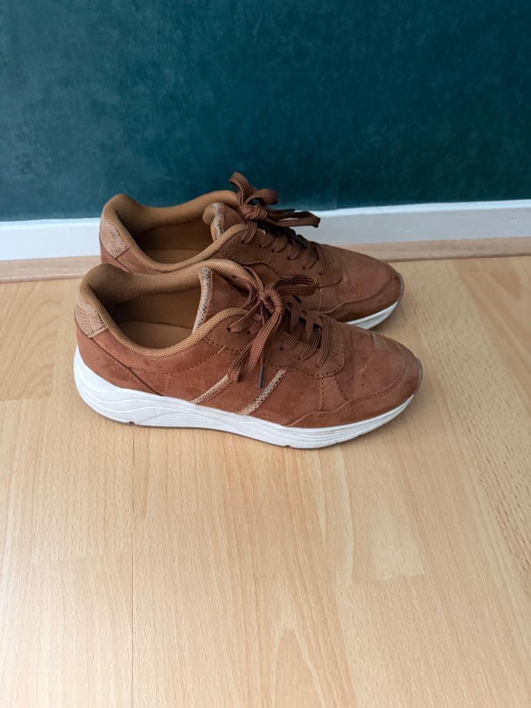 Schoenen bruin, Bruin, Ophalen of Verzenden, Sneakers of Gympen, Zo goed als nieuw