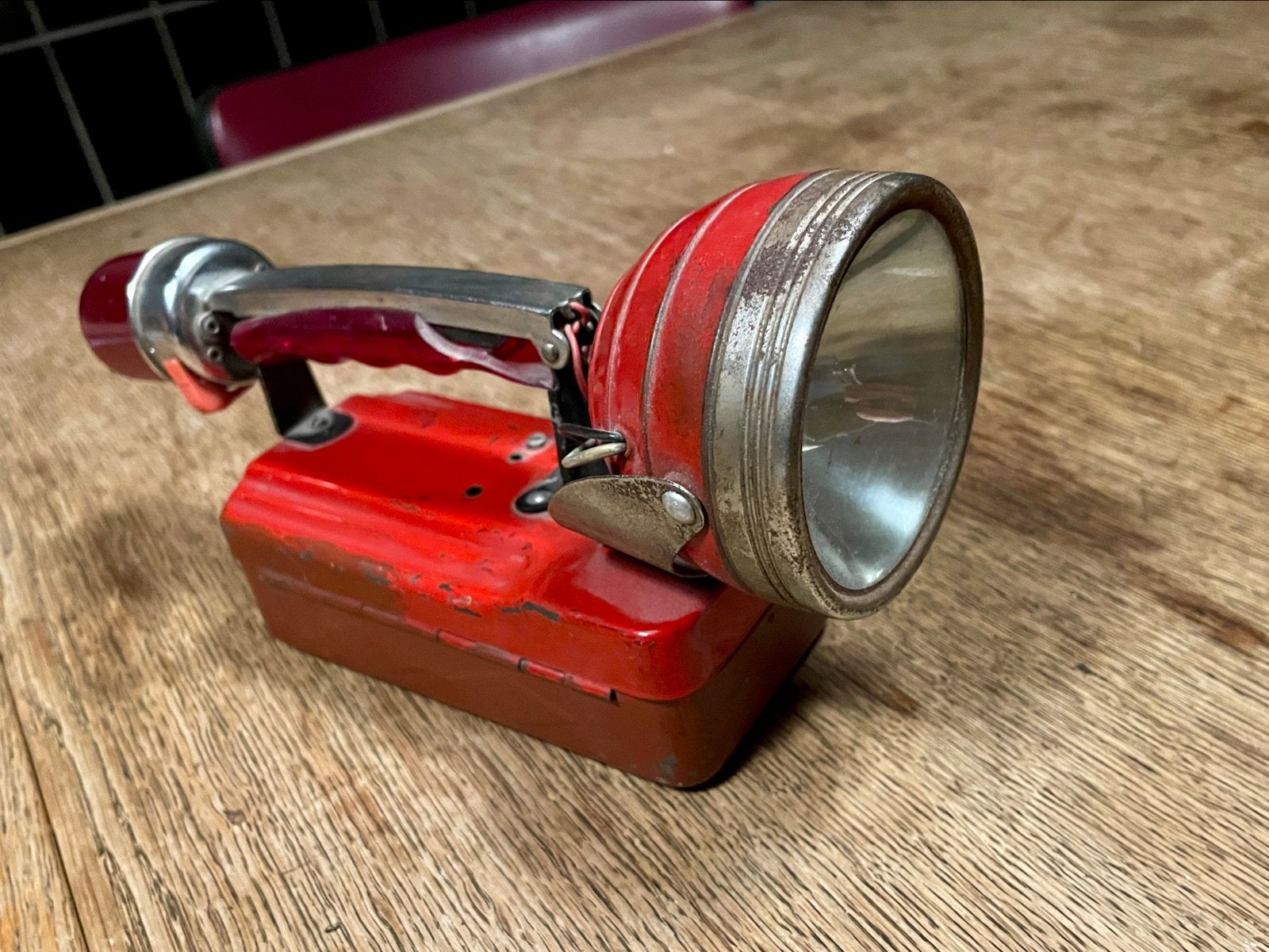 Vintage rode zaklamp/pechlamp met alarmlicht - Jaren '50/'60, Ophalen of Verzenden