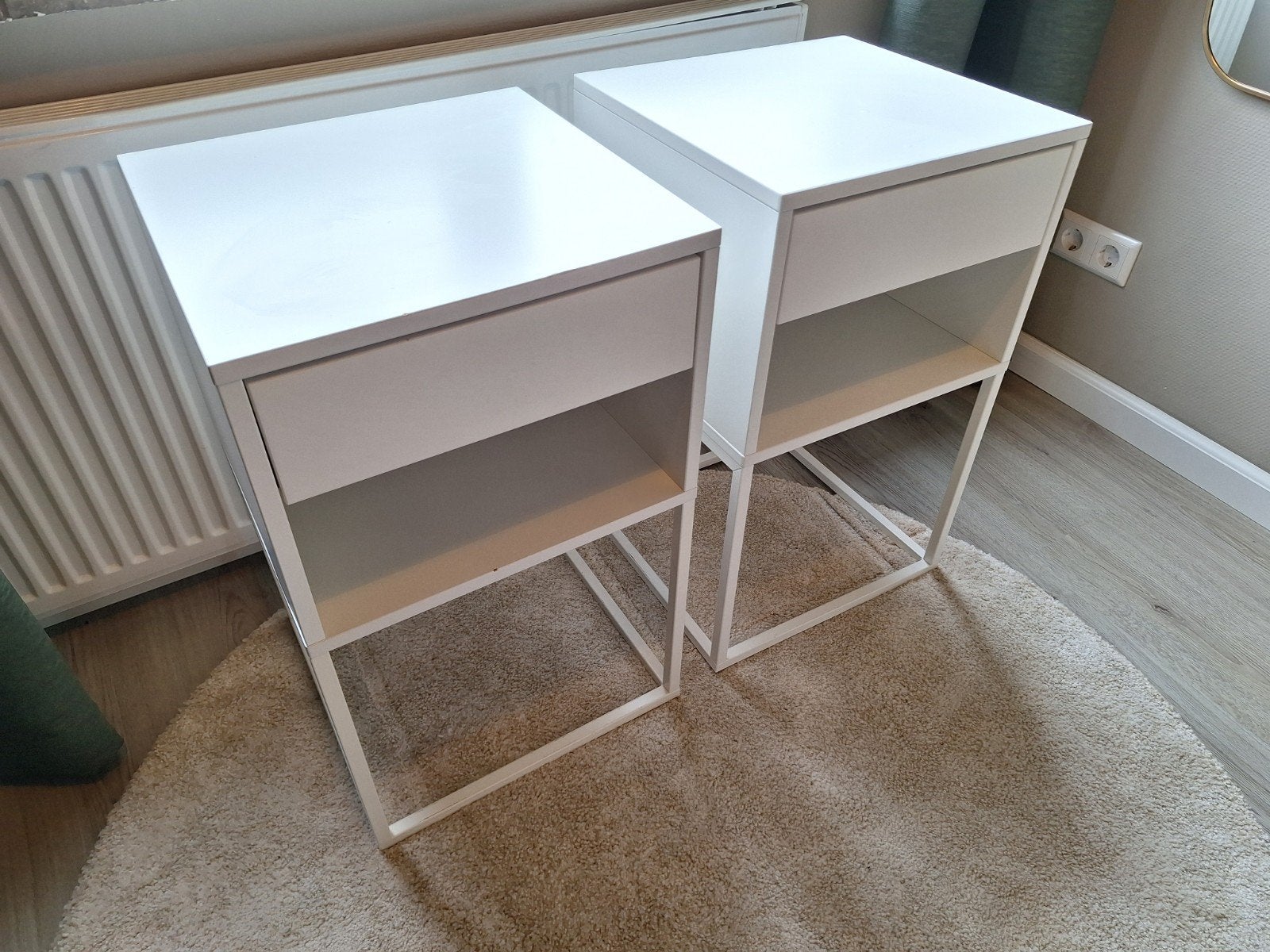 2 vikhammer nachtkastjes, Ophalen, Gebruikt, Minder dan 45 cm, 55 tot 70 cm