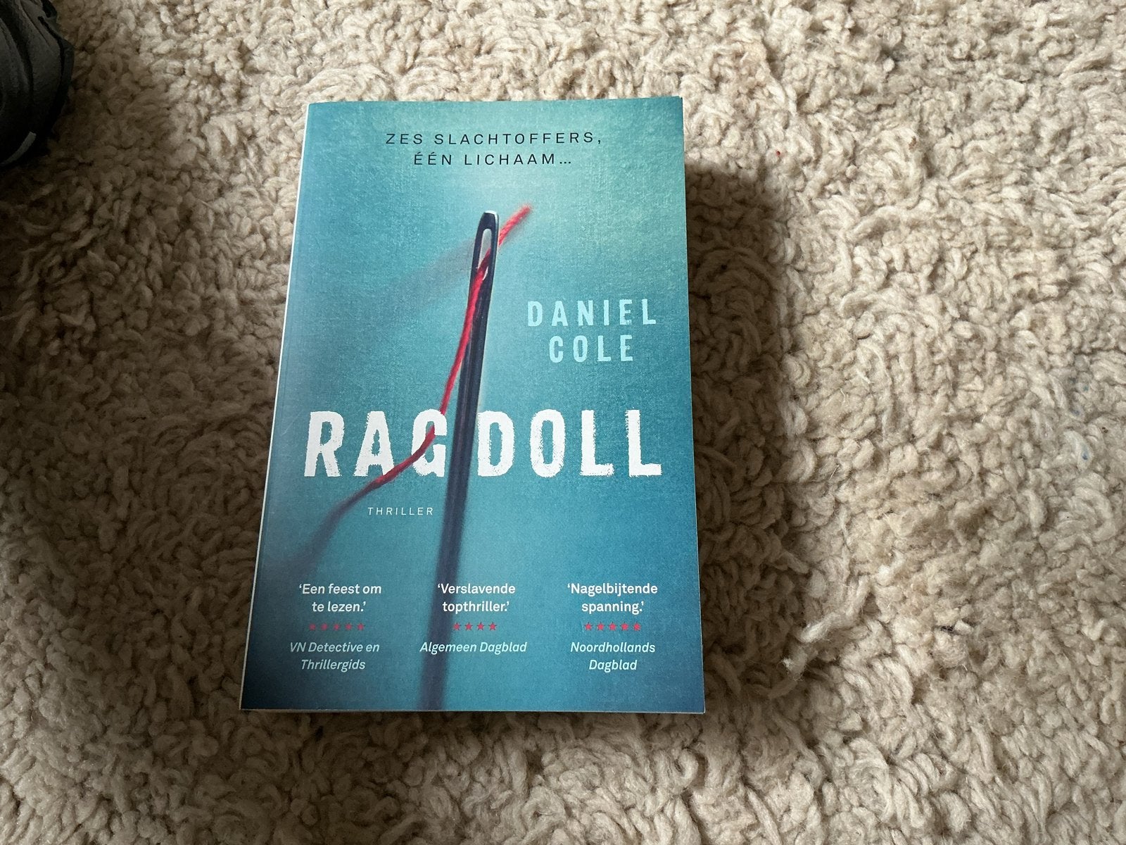 Ragdoll - Daniel Cole (Thriller) opbr giro 555, Ophalen of Verzenden, Zo goed als nieuw, Nederland