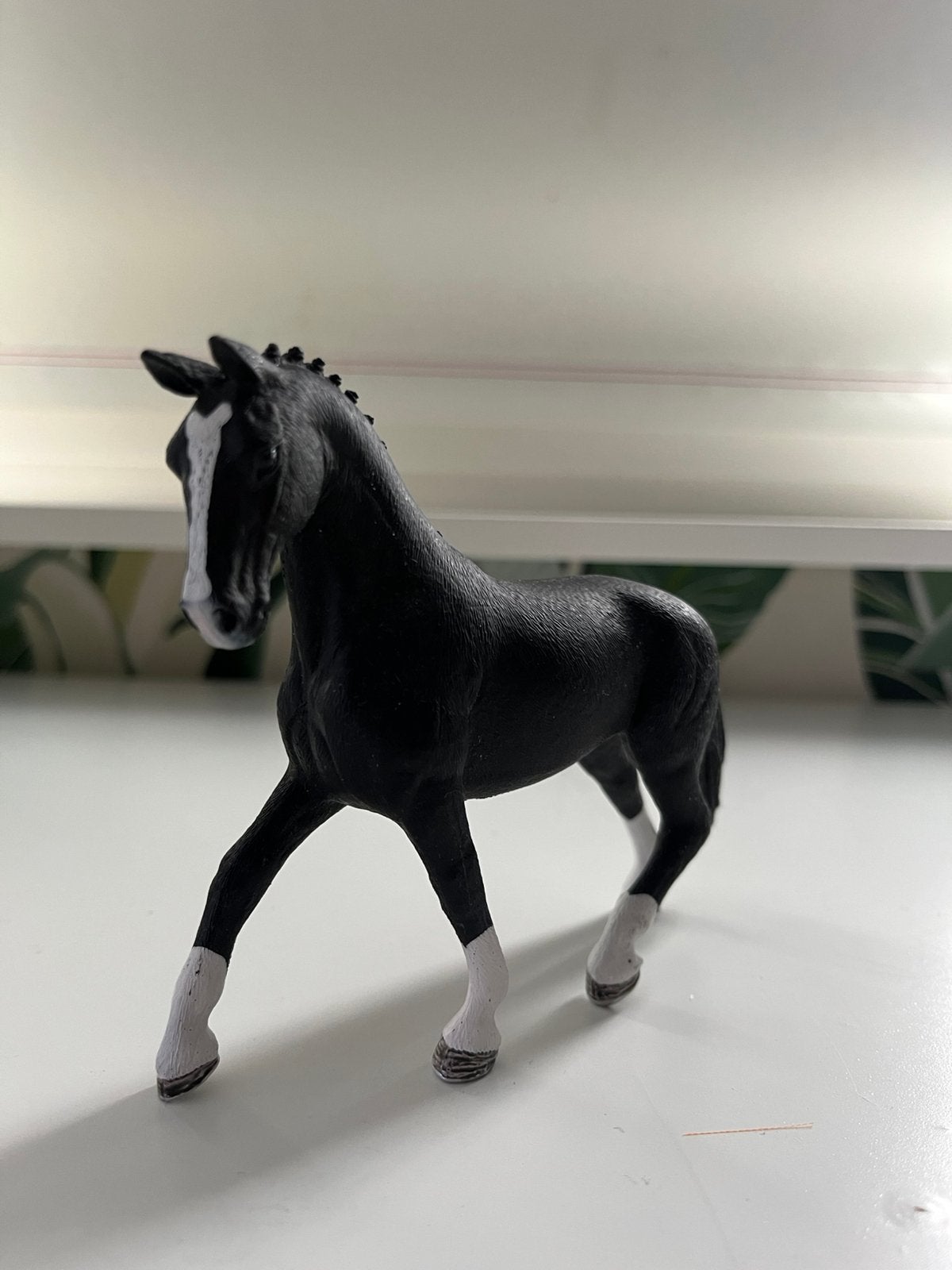 Schleich Hengst Dressuur Paard - Zwart met Witte Bles, Ophalen of Verzenden, Nieuw