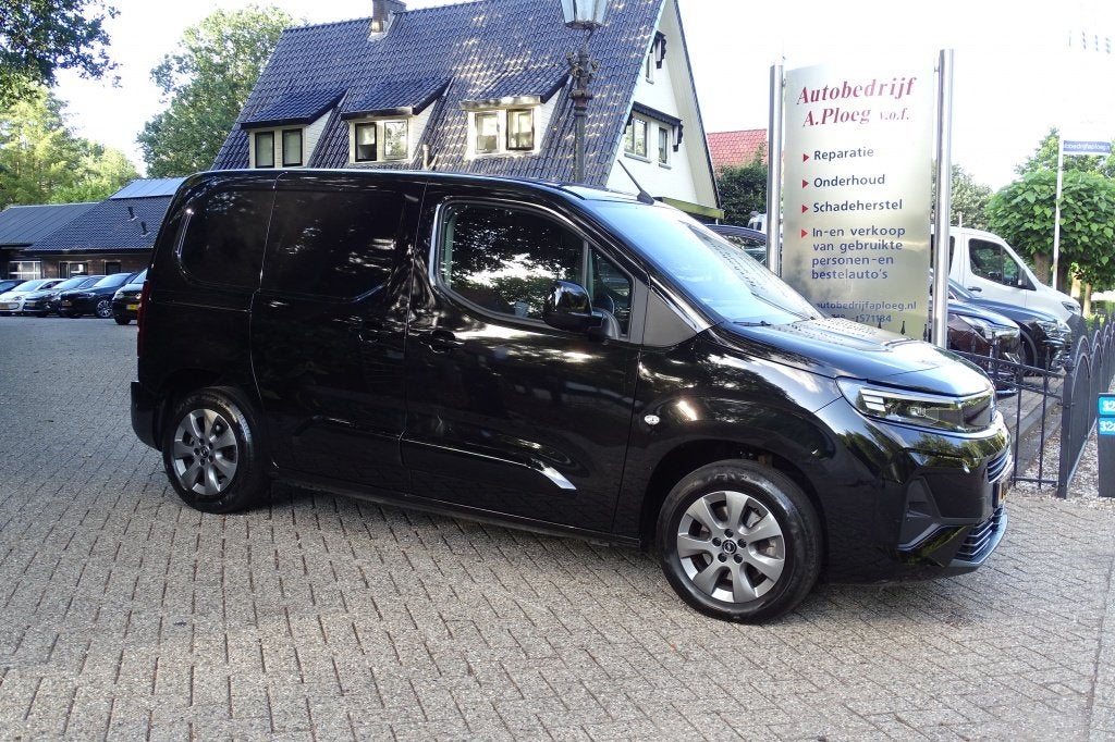 Opel Combo 1.5 BlueHDi 130 Digitaal klok Navi app carplay 1e, Automaat, Stof, Gebruikt, 4 cilinders
