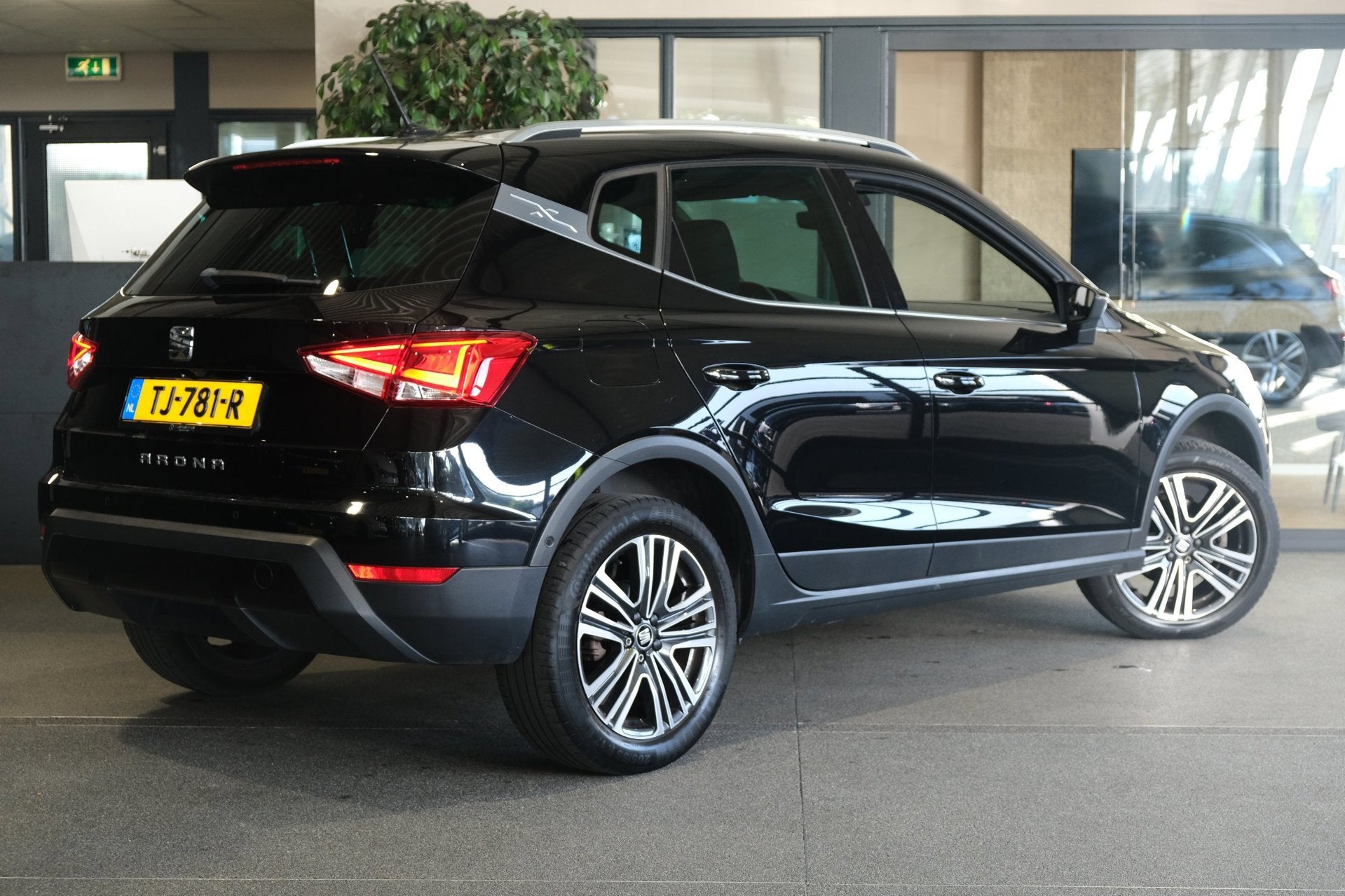 Seat Arona 1.0 TSI Xcellence Navi Cam Acc Keyless Beats Pdc, Auto's, Seat, Voorwielaandrijving, Lichtsensor, Stof, Gebruikt